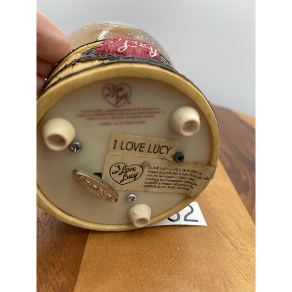 I Love Lucy Musical Globe Grape Stomping with I Love Lucy Tune - Picture 4 of 8